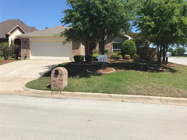 524 Caravan Drive, Fort Worth, TX 76131