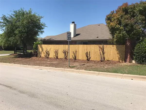 524 Caravan Drive, Fort Worth, TX 76131