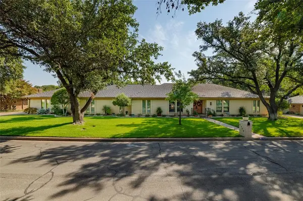 6920 Tumbling Trail,  Fort Worth,  TX 76116