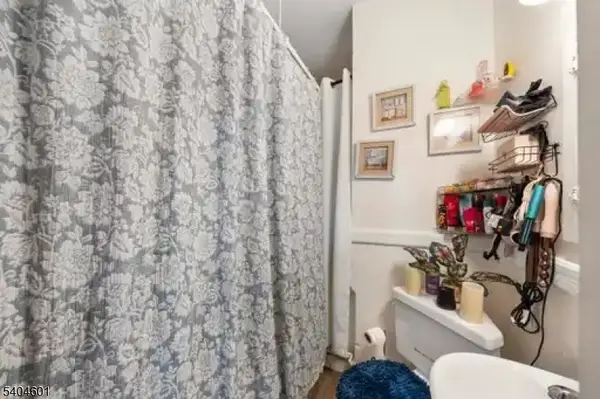 425-427 3rd ave, Elizabeth City, NJ 07206