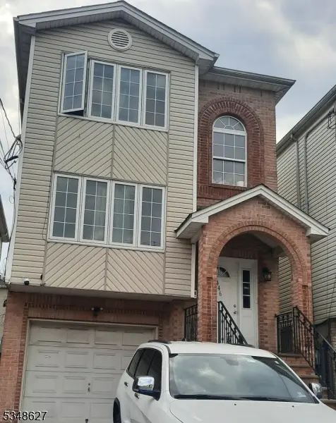 446 Marshall St, Elizabeth City, NJ 07206