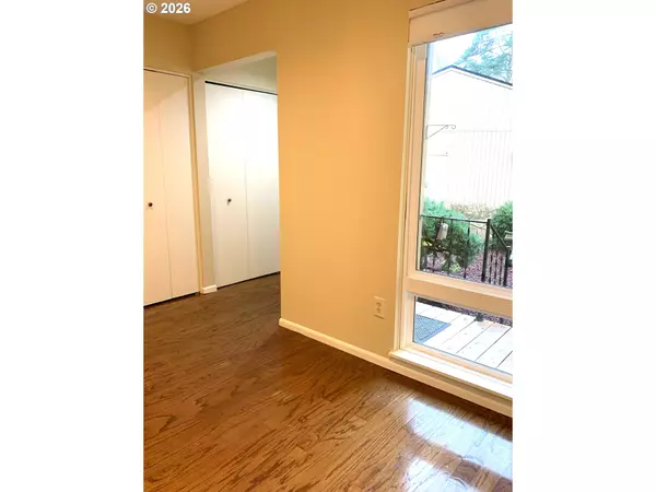 Beaverton, OR 97006,1661 NW LAKEWAY LN #312