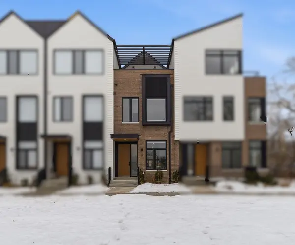 10 Lou Parsons WAY #2, Mississauga, ON L5H 0B2