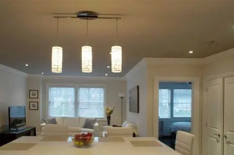 3048A Bloor ST W #2, Toronto W08, ON M8X 1C4