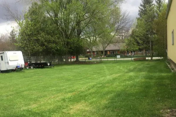 1A York ST, Newbury, ON N0L 1Z0