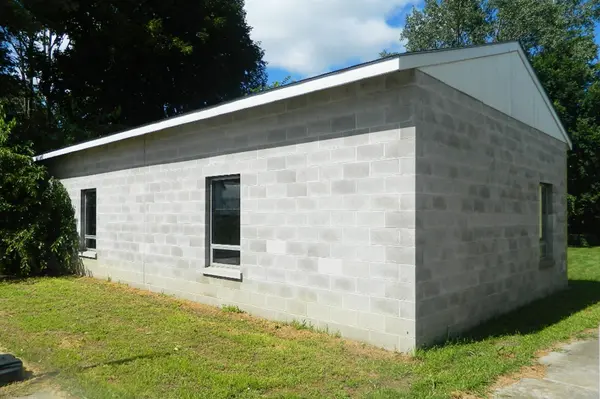 1A York ST, Newbury, ON N0L 1Z0