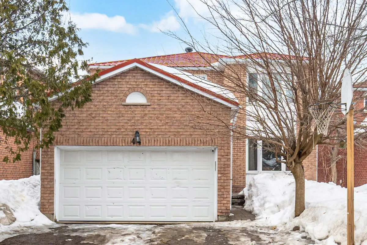 44 Carruthers CRES, Barrie, ON L4M 6A6