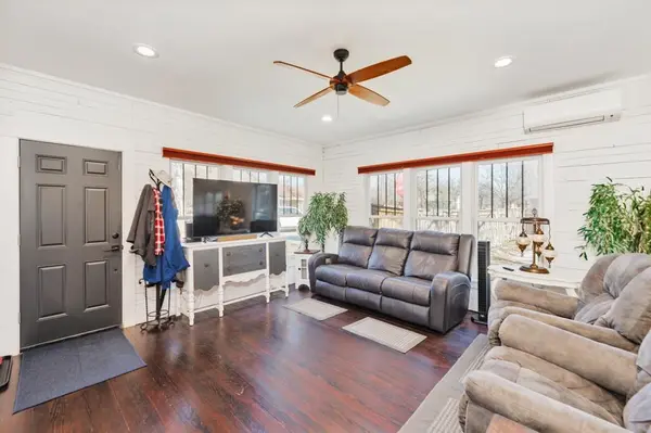 701 N Mason Street, Bowie, TX 76230