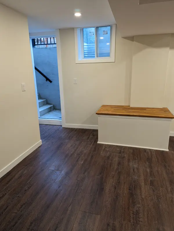 100 Westgate AVE #Basement, Ajax, ON L1Z 1R8