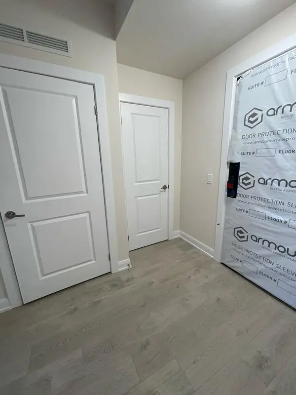 3220 William Colston AVE #301, Oakville, ON L6H 7X9