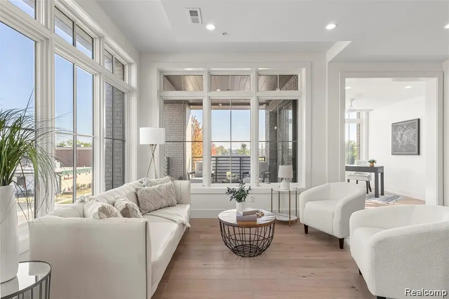 156 N Center Unit 203, Northville, MI 48167