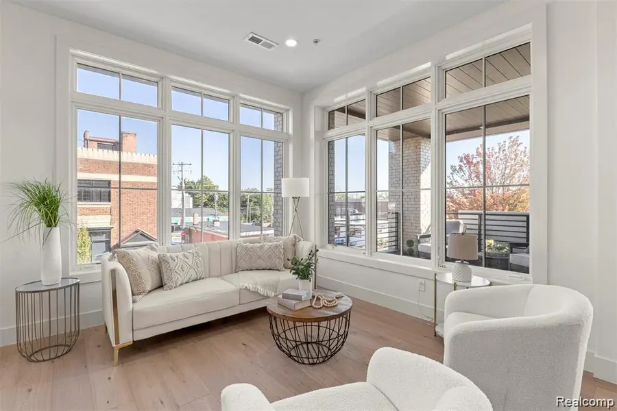 156 N Center Unit 303, Northville, MI 48167