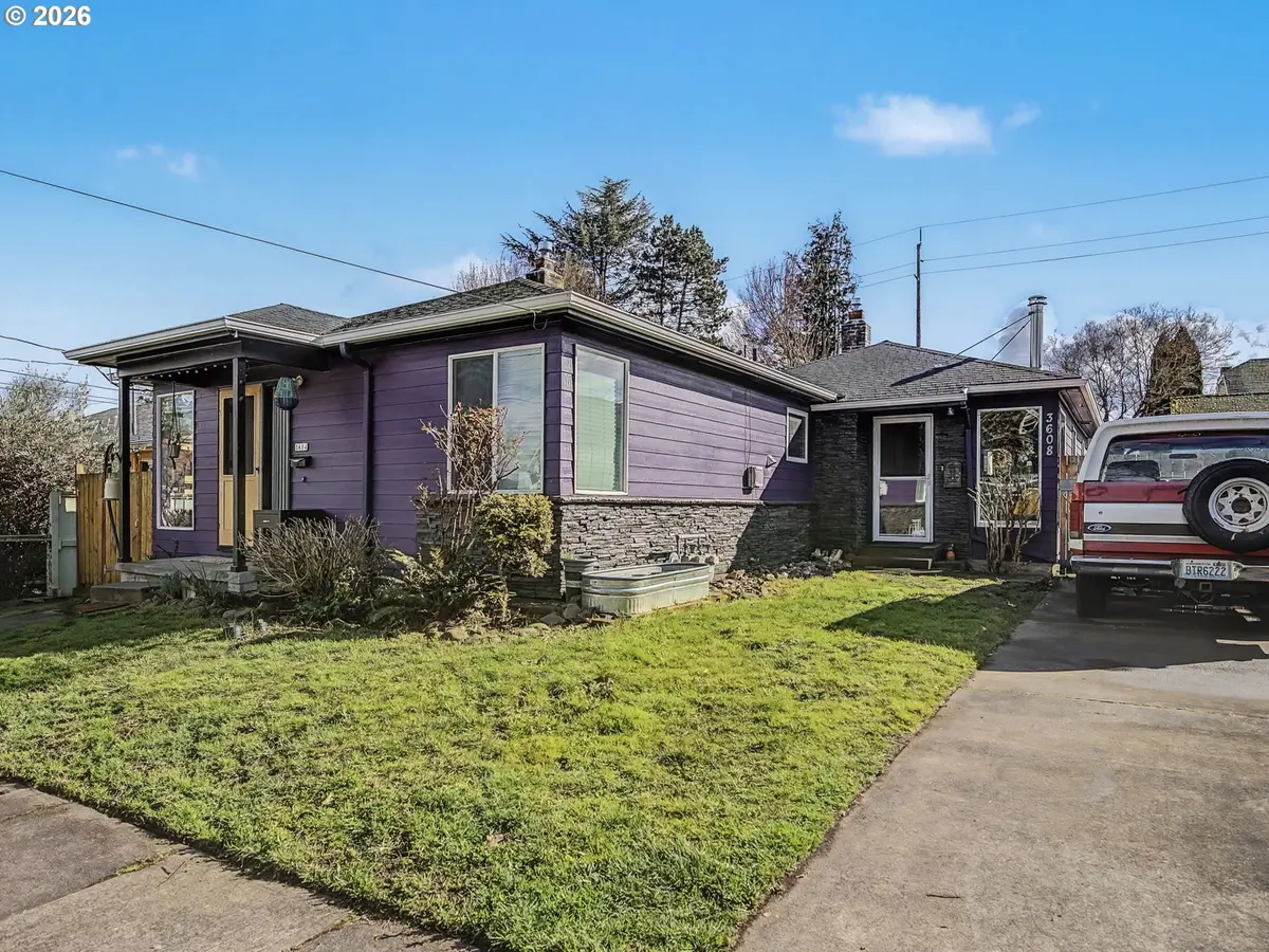 3608 SE CENTER ST, Portland, OR 97202