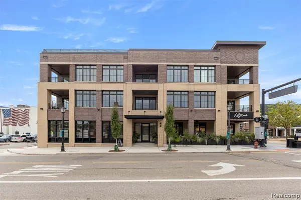 156 N Center Unit 301, Northville, MI 48167