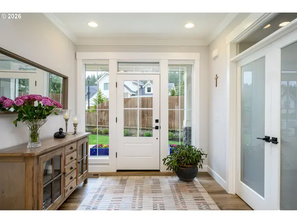 1160 BEDLINGTON TER, Silverton, OR 97381