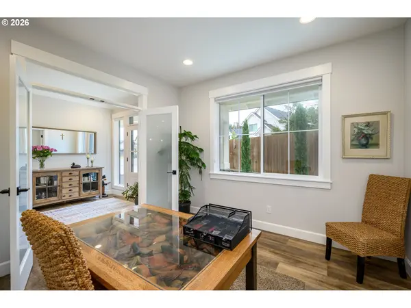 1160 BEDLINGTON TER, Silverton, OR 97381