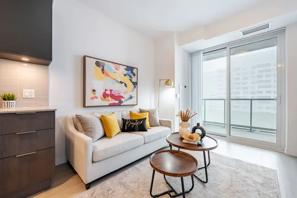 25 Holly ST #2206, Toronto C10, ON M4S 0E3