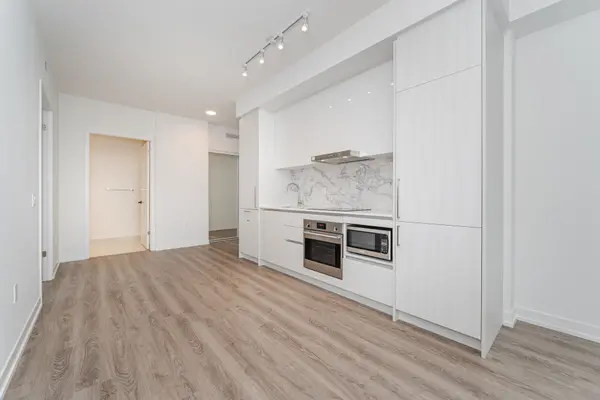 195 Commerce ST #4806, Vaughan, ON L4K 0P9