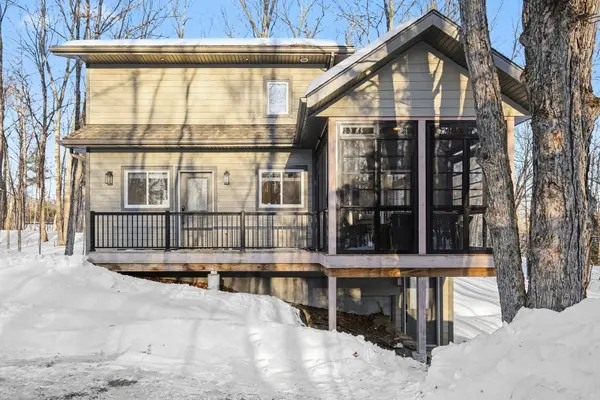 20 Crestview DR, Greater Madawaska, ON K0J 1H0