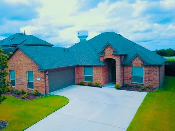 207 Cotton View Lane,  Red Oak,  TX 75154