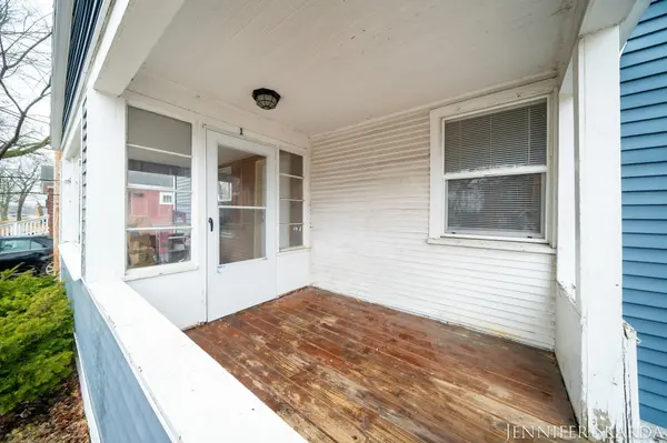 296 W Larch AVE, Muskegon City, MI 49441