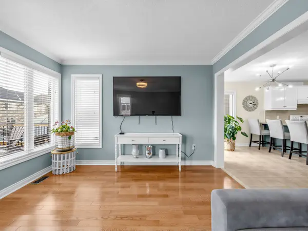 30 Root CRES, Ajax, ON L1T 4J8