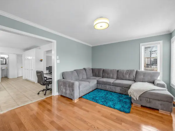 30 Root CRES, Ajax, ON L1T 4J8