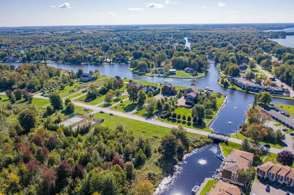 4 Paradise BLVD W #6, Ramara, ON L0K 1B0