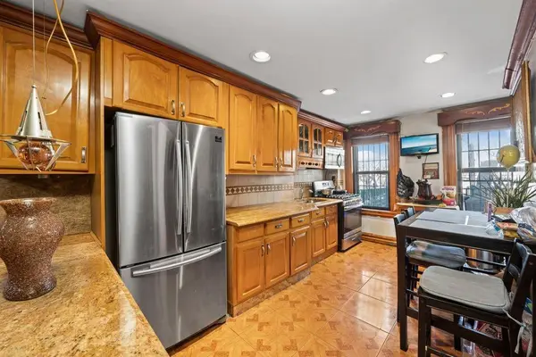 425 36th ST, Brooklyn, NY 11232