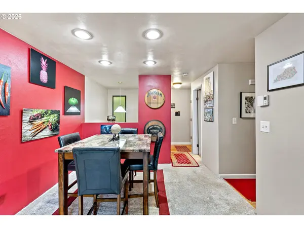 151 TREEHILL LOOP, Eugene, OR 97405