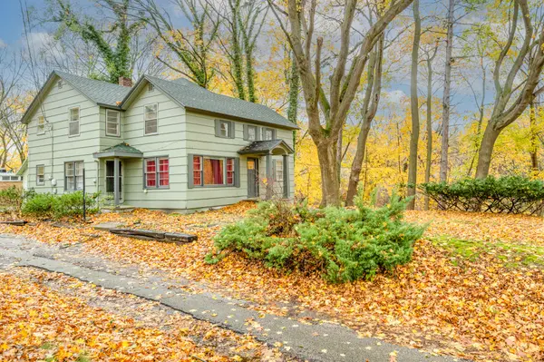 1298 Colfax AVE, St. Joseph Twp, MI 49022