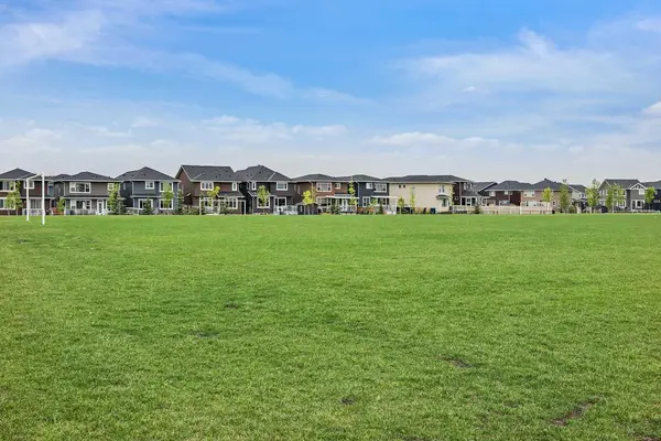 65 Red Embers PLZ NE #1109, Calgary, AB T3N 2W4