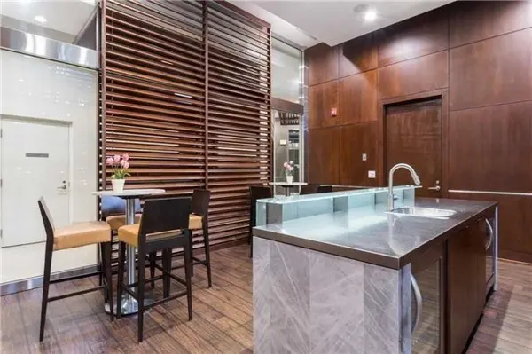 330 Burnhamthorpe RD W #510, Mississauga, ON L5B 0E1