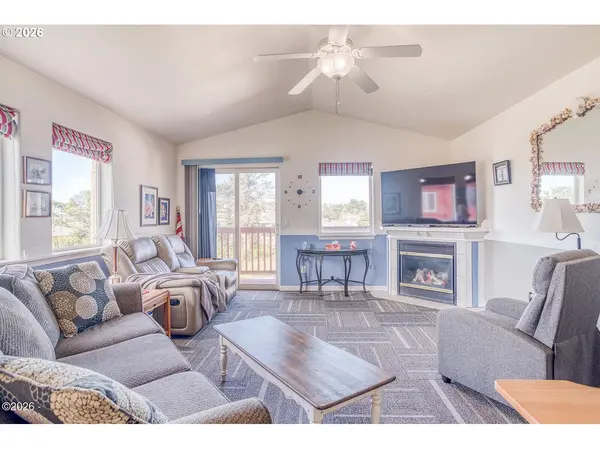 1284 NW 15TH ST, Lincoln City, OR 97367