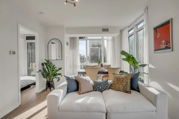 825 Church ST #2109, Toronto C09, ON M4W 3Z4