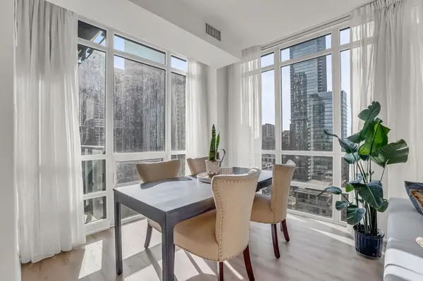 825 Church ST #2109, Toronto C09, ON M4W 3Z4