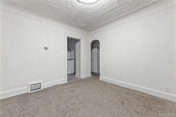 5569 Drexel ST, Detroit, MI 48213