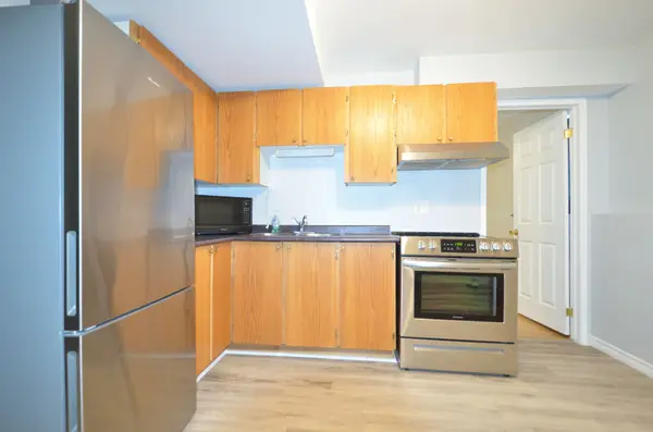 39 JONES DR #LOWER, Barrie, ON L4M 6H7