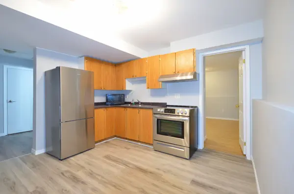 39 JONES DR #LOWER, Barrie, ON L4M 6H7