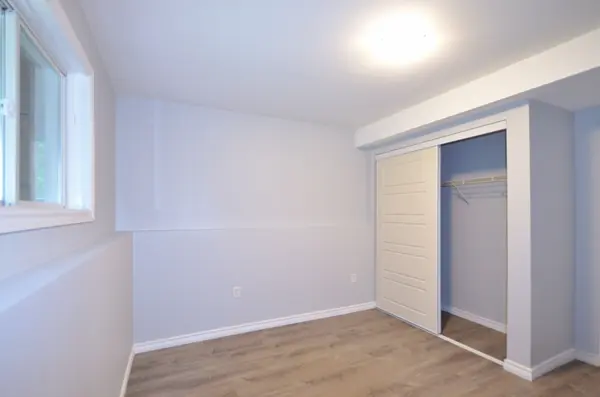 39 JONES DR #LOWER, Barrie, ON L4M 6H7