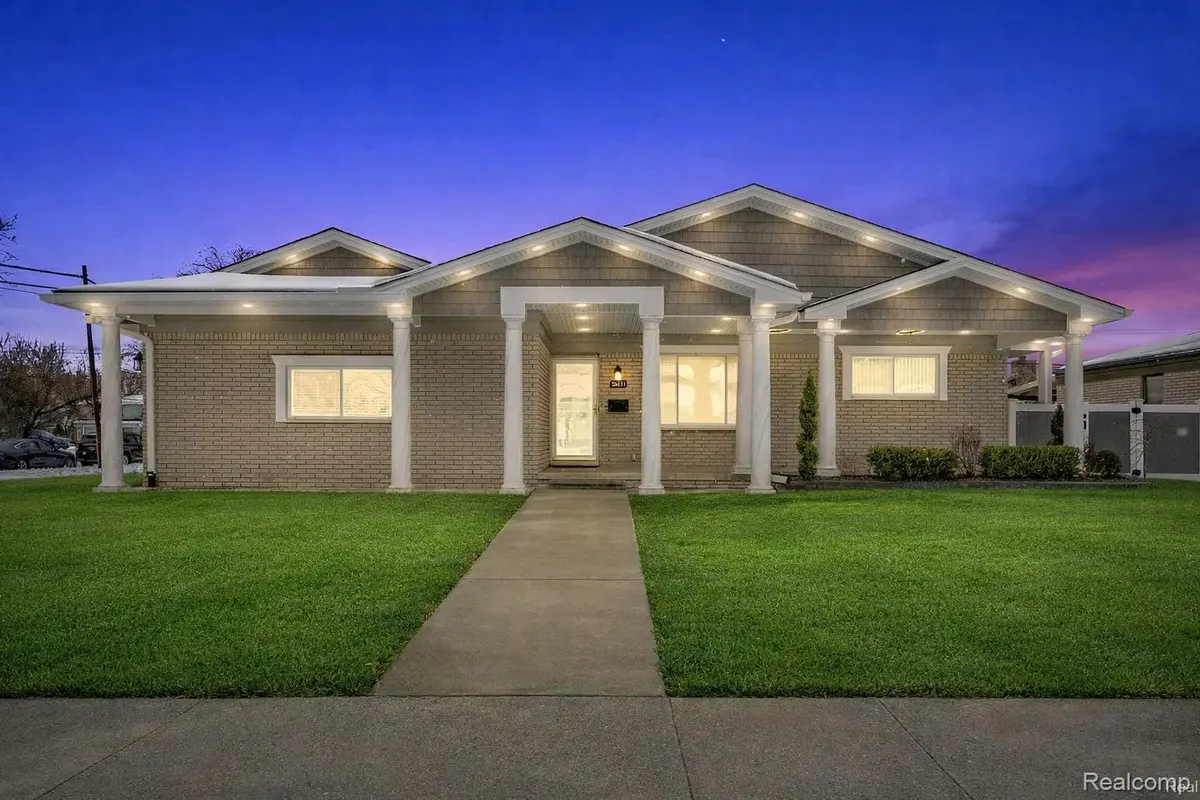 26611 Cecile ST, Dearborn Heights, MI 48127