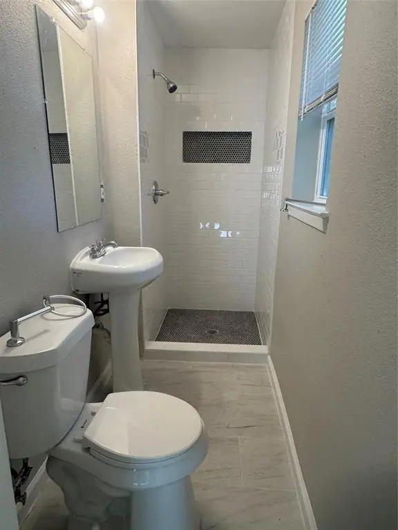 111 Minnie Drive, Itasca, TX 76055