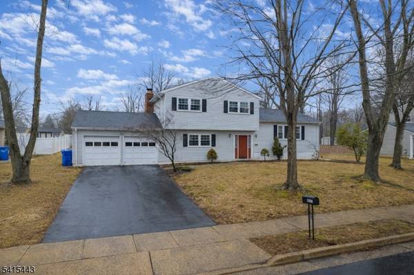 1035 Hillside Dr, North Brunswick Twp., NJ 08902