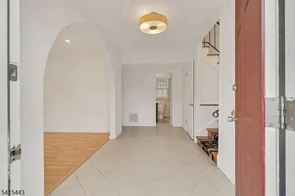 1035 Hillside Dr, North Brunswick Twp., NJ 08902