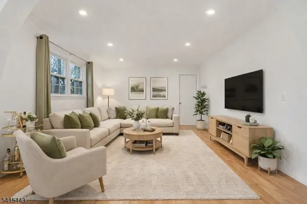 1035 Hillside Dr, North Brunswick Twp., NJ 08902