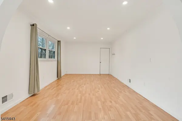 1035 Hillside Dr, North Brunswick Twp., NJ 08902