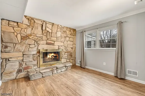 1035 Hillside Dr, North Brunswick Twp., NJ 08902