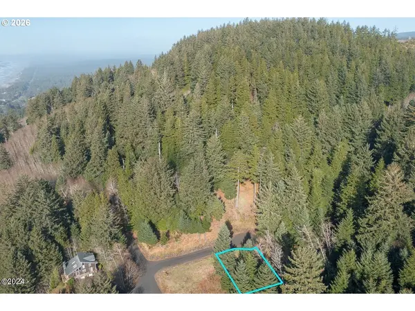 504 CREEKSIDE LN, Yachats, OR 97498
