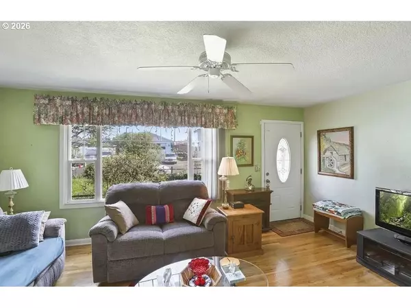 Canby, OR 97013,575 N Locust ST