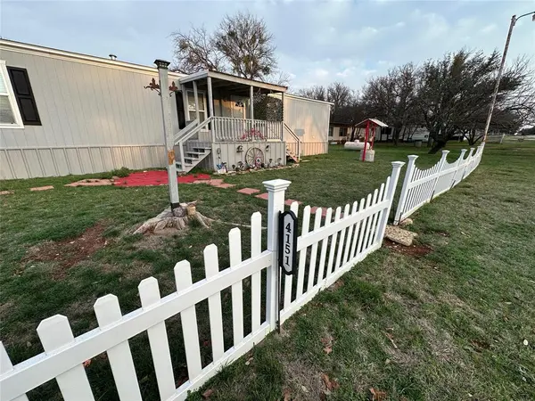 4151 Iroquois Drive, May, TX 76857